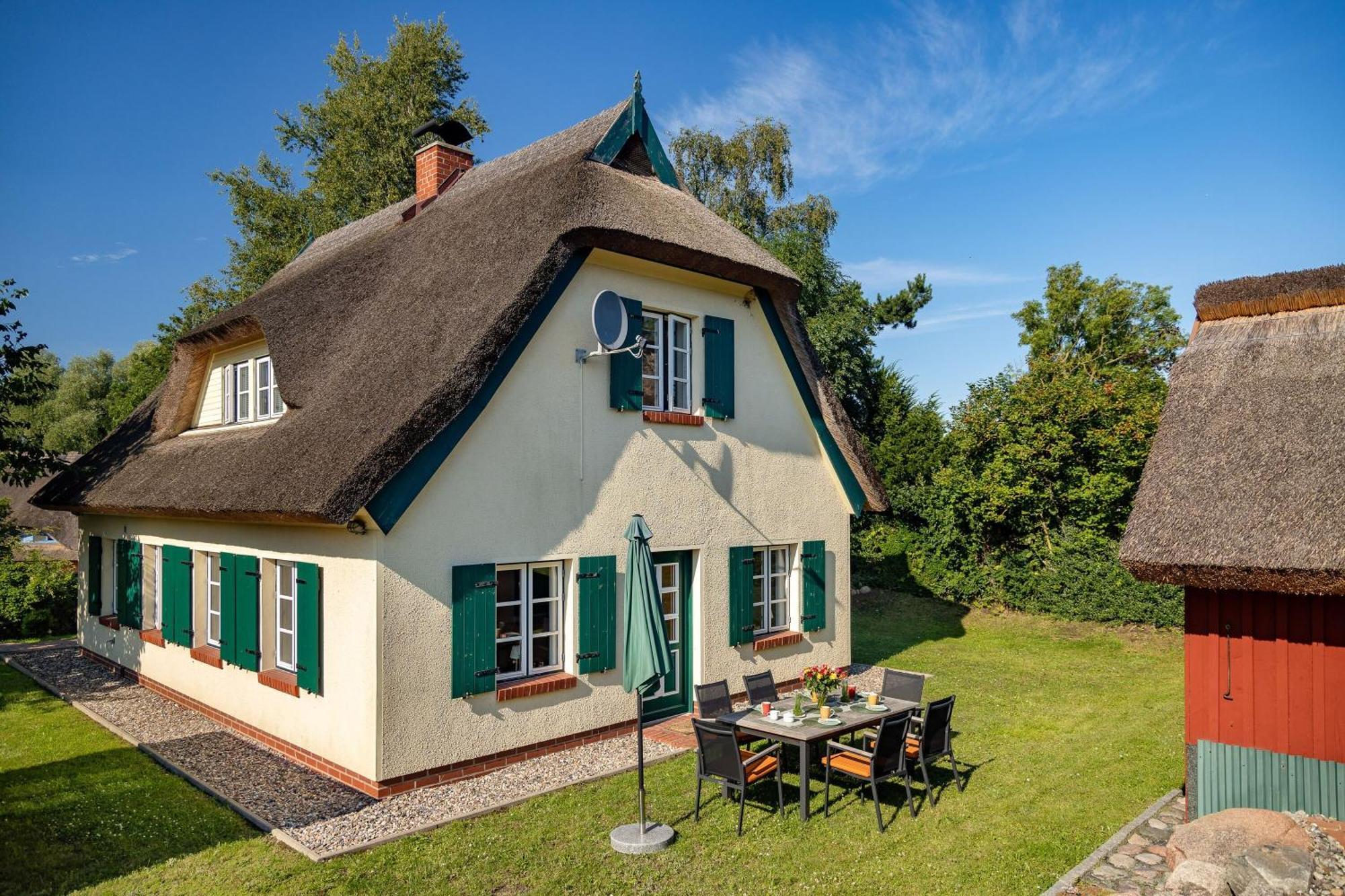Ferienhaus Preetz 1A - Idylle Unter Reet Burtevitz Exterior foto